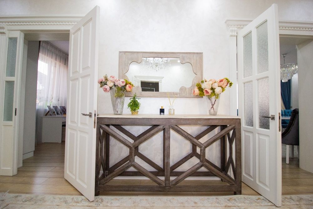 Срочно продается консуль с зеркалом для холла