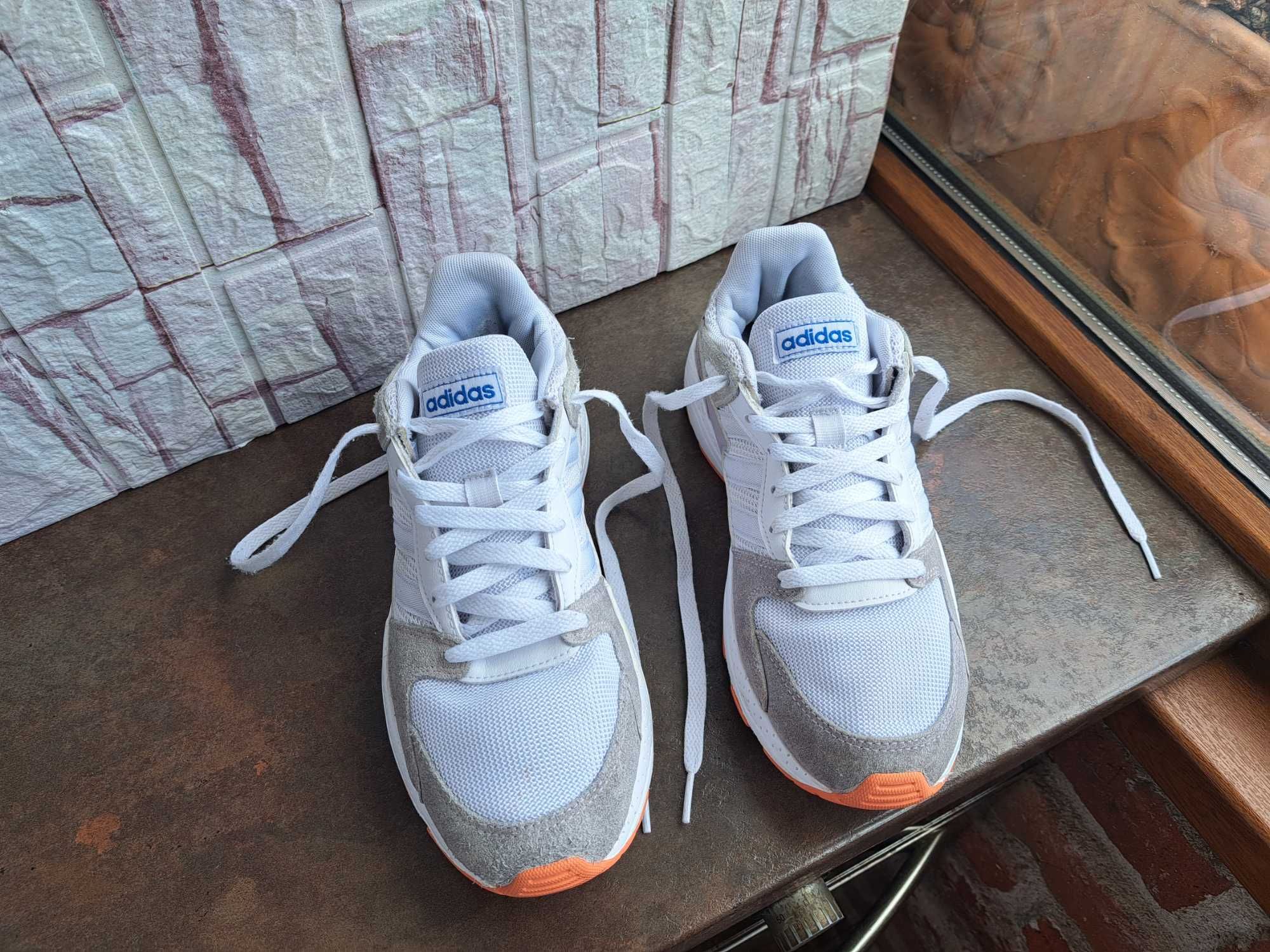 дамски маратонки,спортни обувки,кецове,Adidas,39,5,адидас