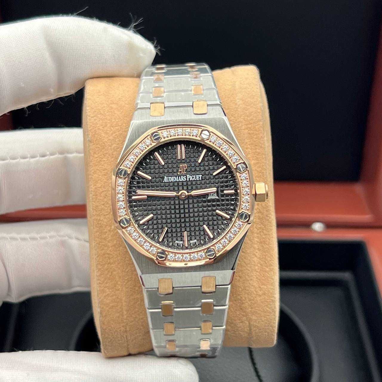 Дамски Часовници Audemars Piguet Royal Oak 36m