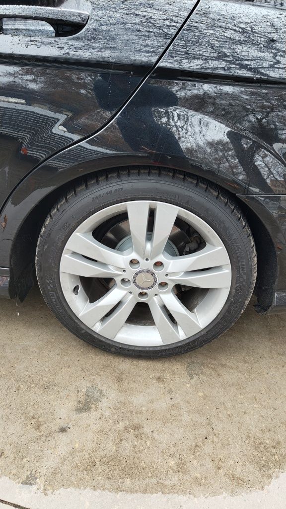 Mercedes W204 17" Оригинални джанти с гуми