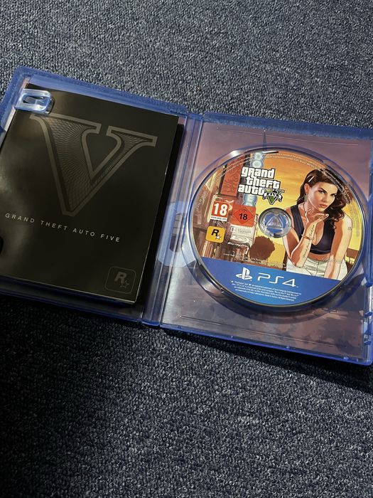 GTA V PS4 (Premium Edition) in stare buna