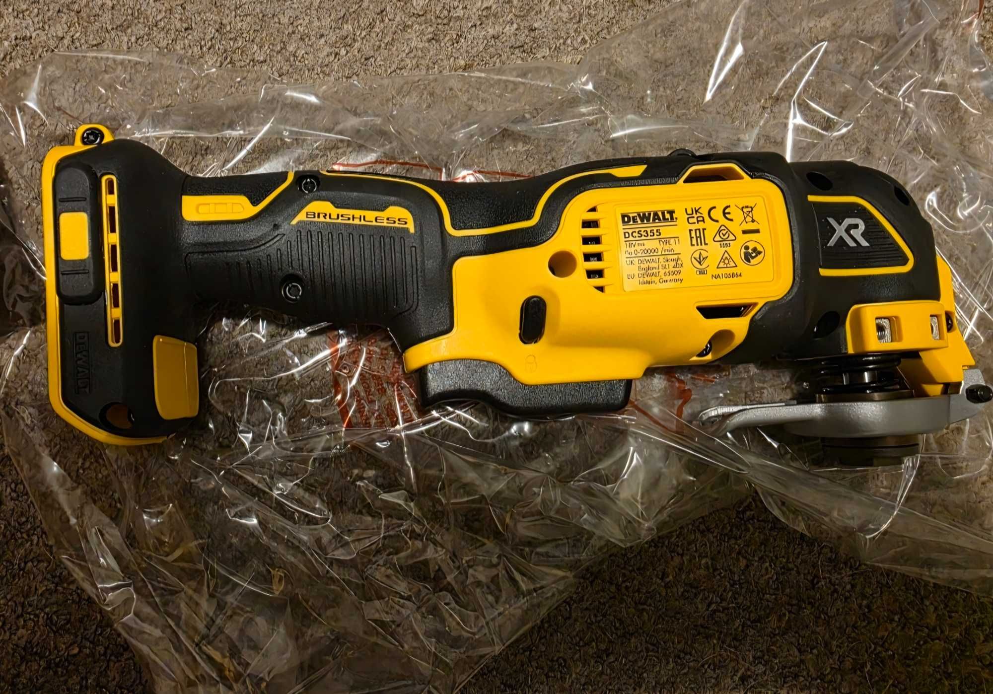 Безчетков мултифункционален инструмент DEWALT DCS355