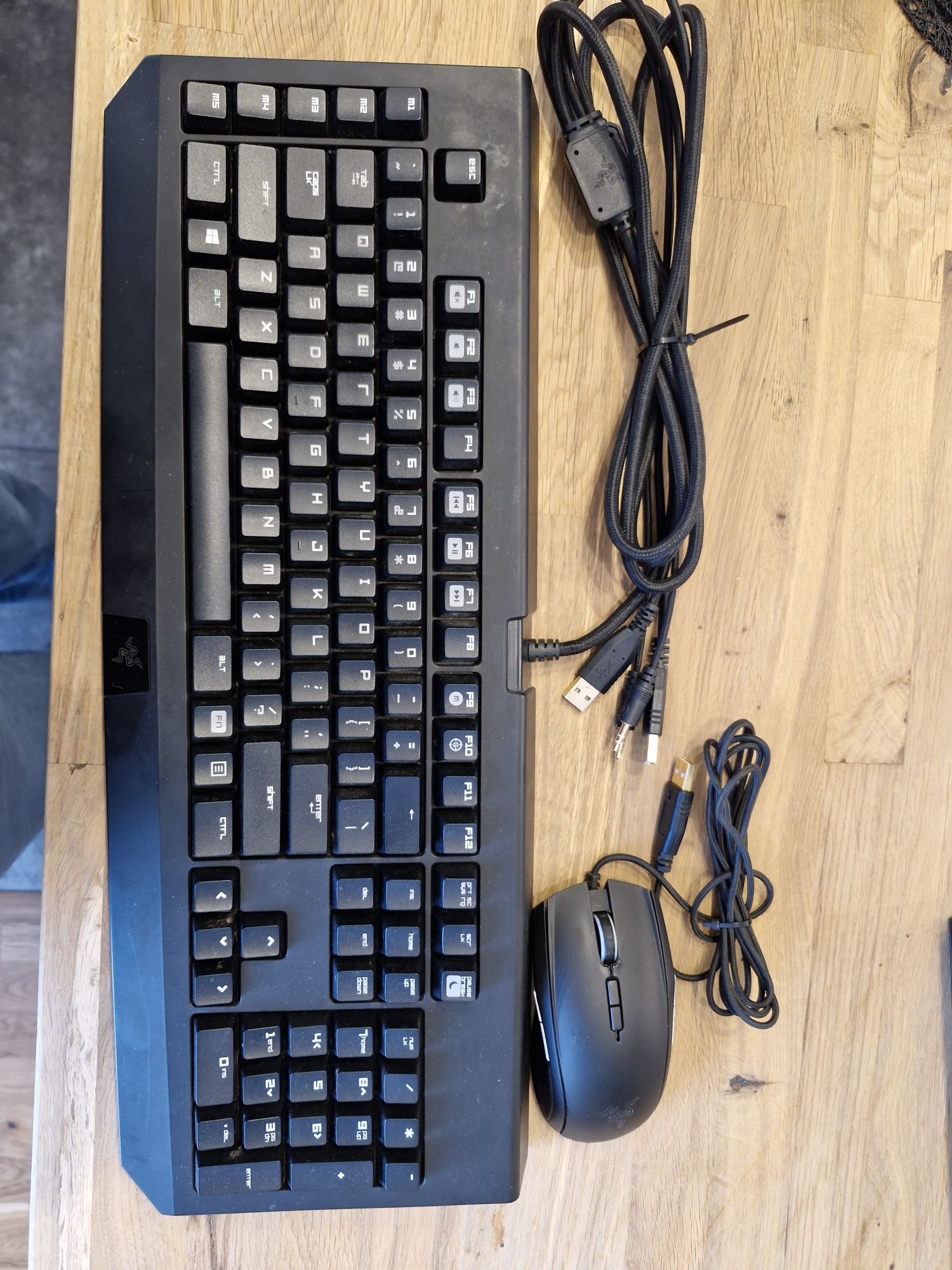 Set tastatura mecanica Razer Blackwidow si mouse Razer Taipan