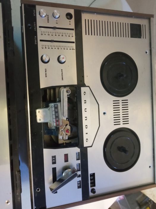2 magnetofoane GRUNDIG tk-142 si tk 147