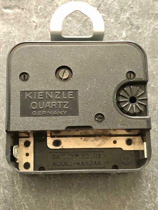 Ceas de perete Kienzle din piatra despicata, mecanism Quartz, Germany