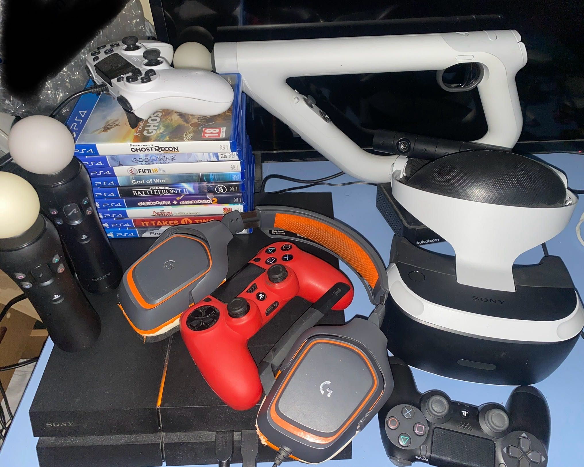 PS4+VR+Игри със всичко необходимо