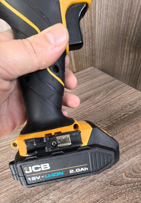 Акумулаторен винтоверт JCB 18DD-2X-E