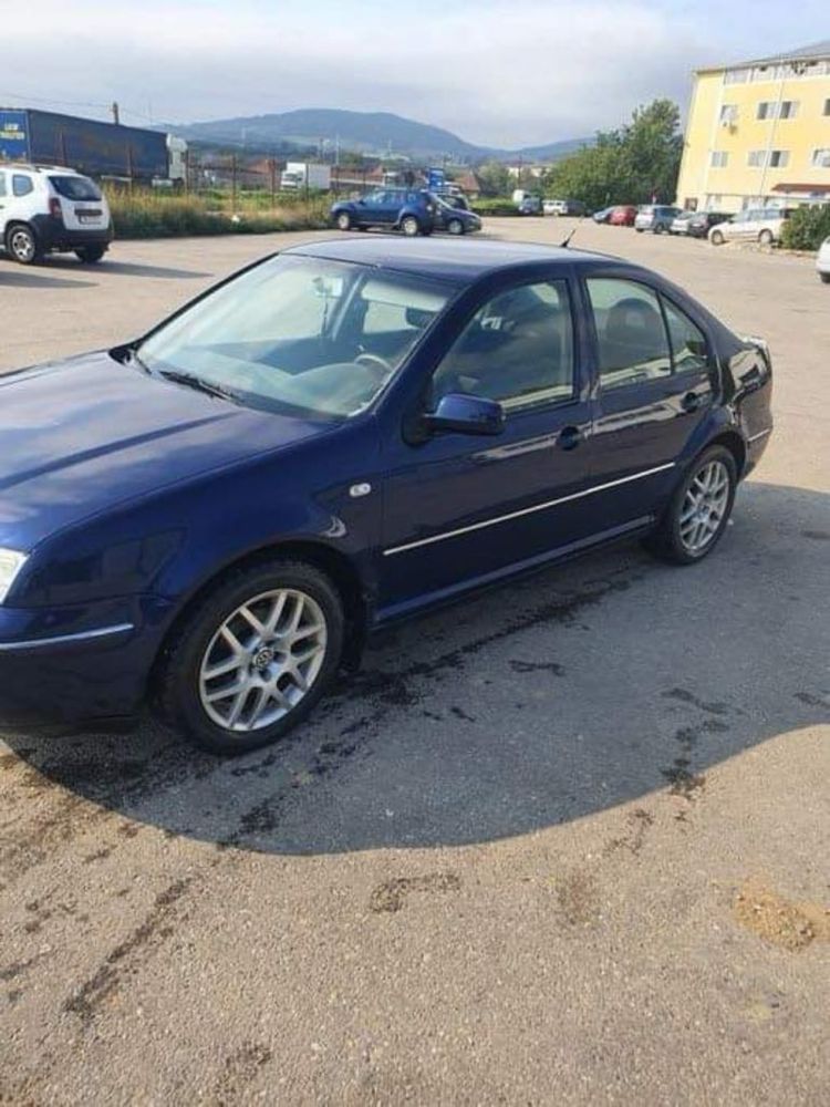 Vând Volkswagen. Itp și asigurare  expirate in urma cu 2 saptamani.