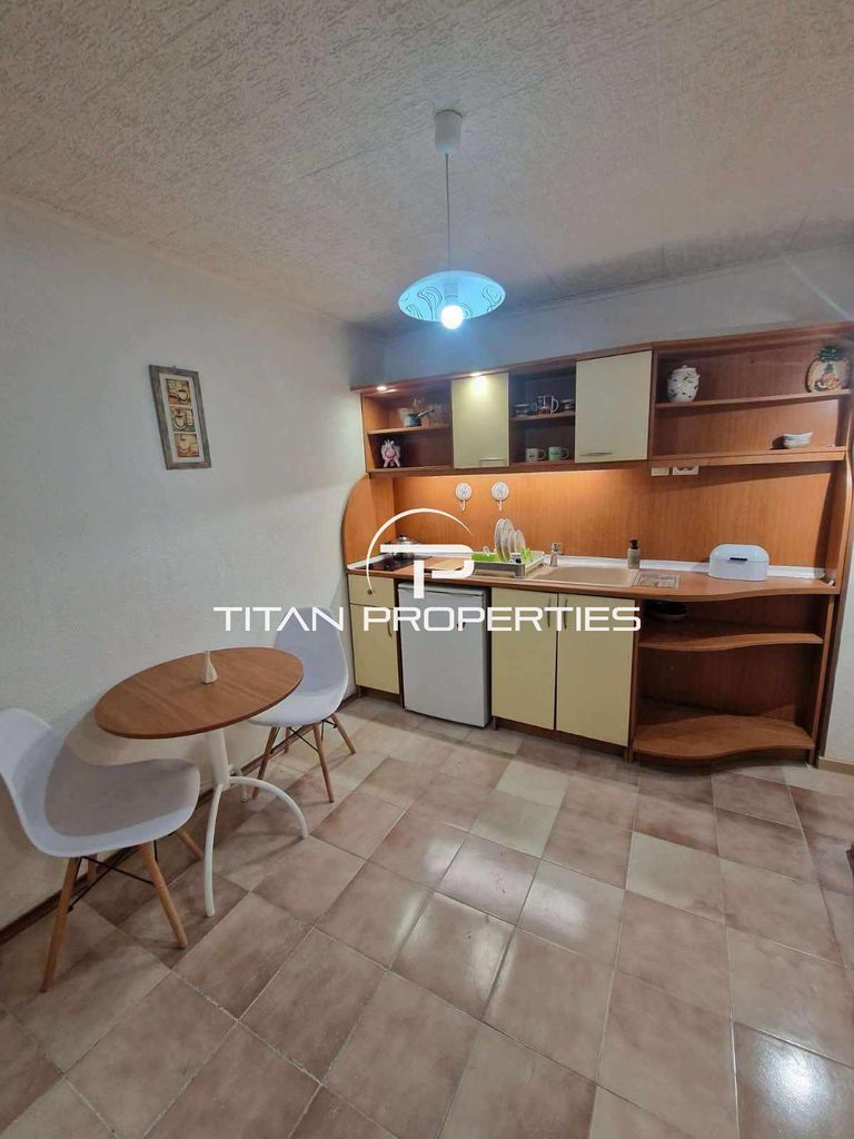 Дава се под наем Етаж от къща в Варна, м-т Траката - 50 кв.м за 425 € - Снимка #2
