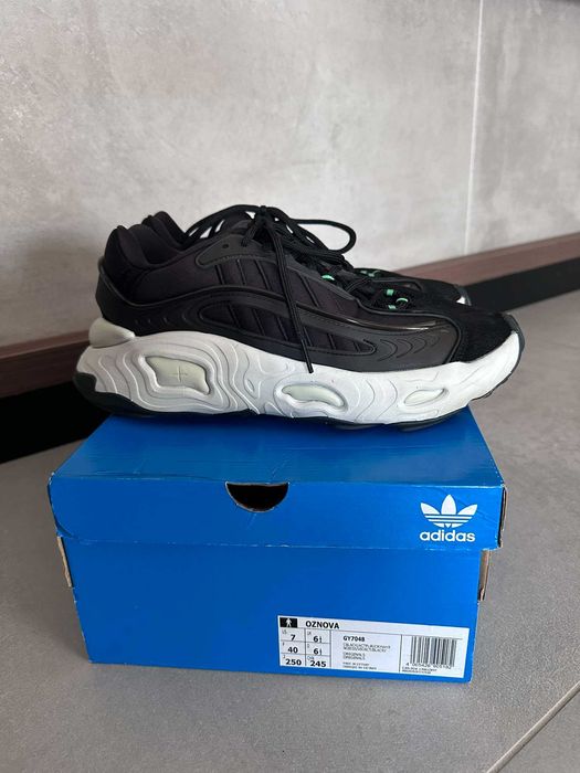 Обувки Adidas Oznova