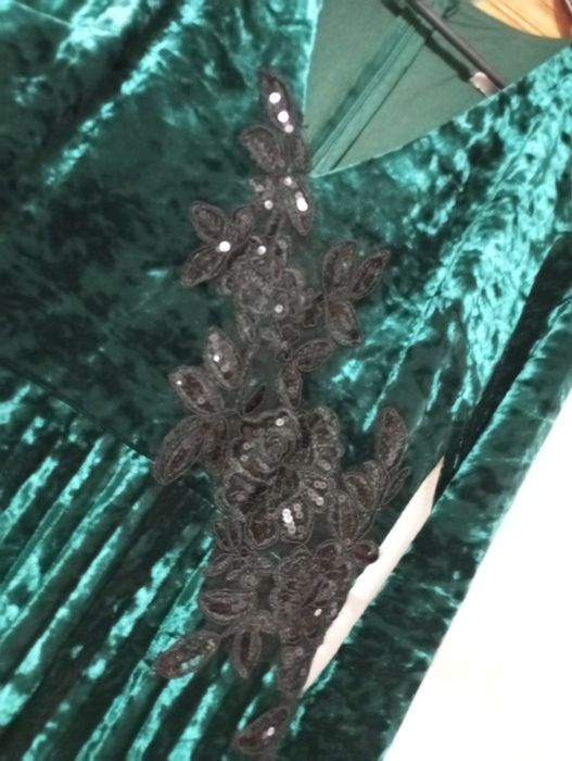 Vând rochie ocazie purtata o singura data mărimea 40!