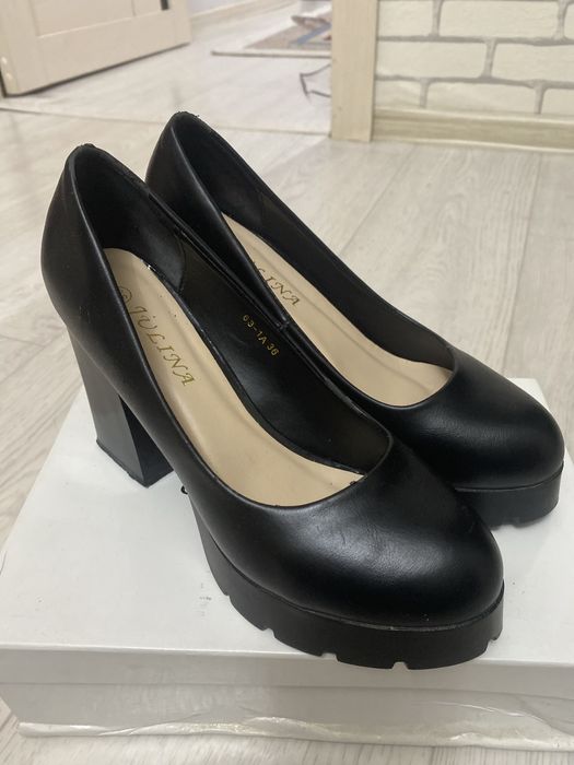 Туфли женские размер 36 в хорошем состояний.