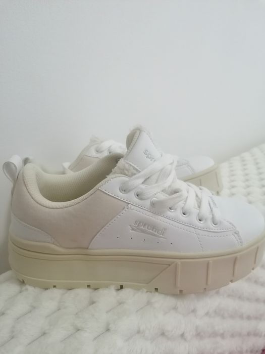 Adidași sprandi noi mărime 36