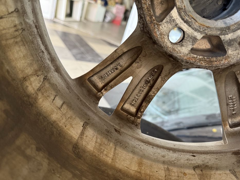 Джанти ЕТ42, 6.5Jx16 със зимни гуми 215/60/16 Фолксваген Ауди