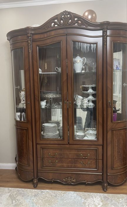 Продаи Сервант шкаф