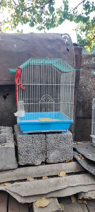 Продам клетки в хорошем состоянии