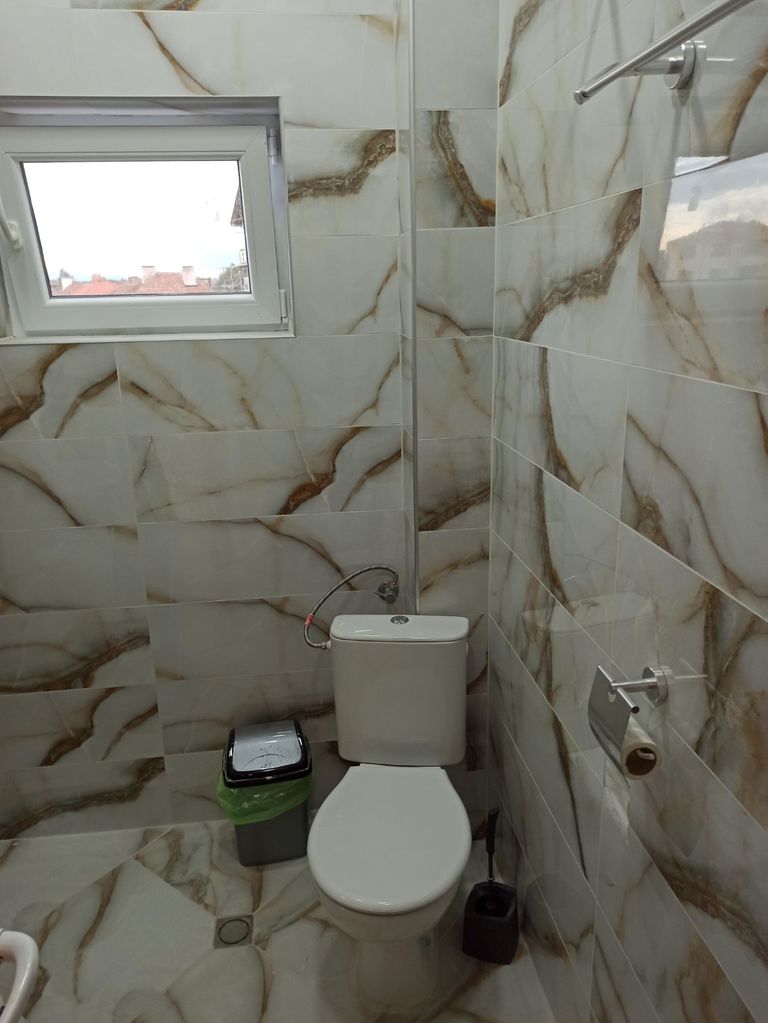 Продава се Двустаен апартамент в Казанлък - 65 кв.м за 4 €/кв.м - Снимка #4