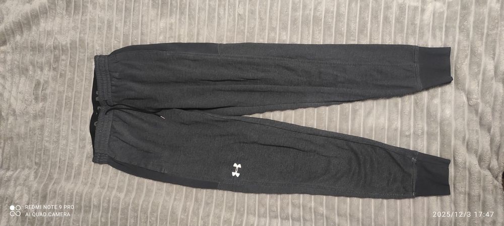 Pantaloni Under Armour M