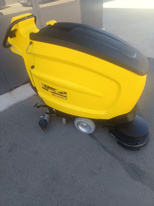 Акумулаторна подопочистваща машина  Karcher BD55/60