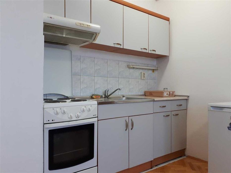 Дава се под наем Двустаен апартамент в Бургас, Изгрев - 64 кв.м за 178.5 € - Снимка #1