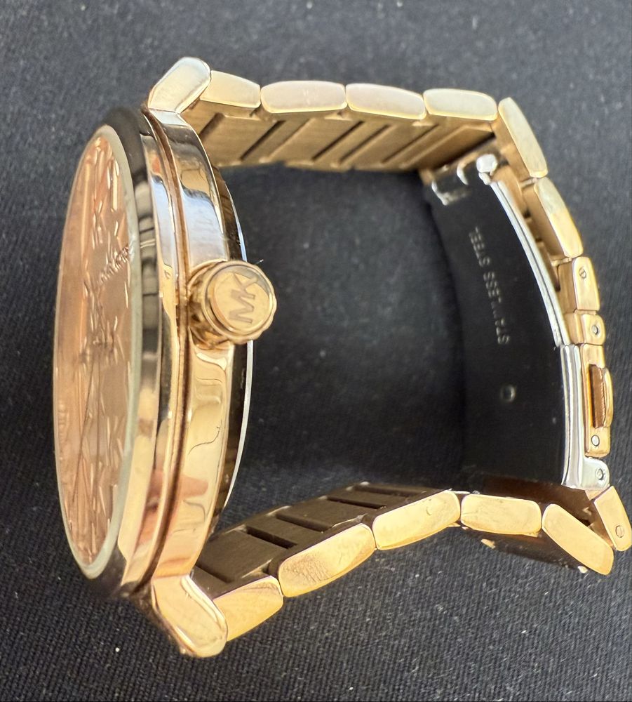 Часовник Michael Kors