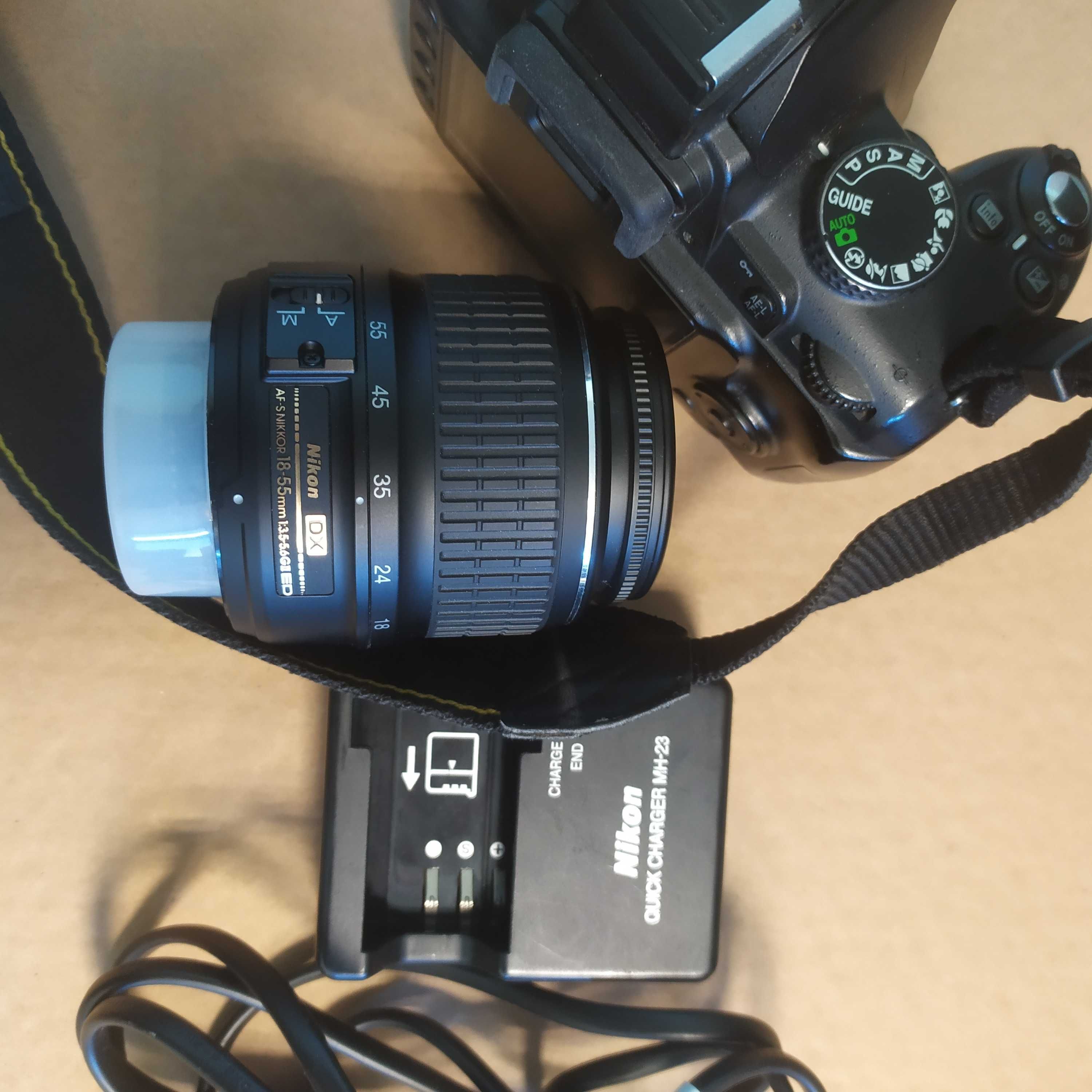 Фотоапарат Nikon D3000 с обектив AF-S Nikkor 18-55