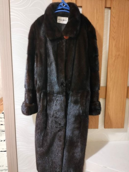 Срочно продам женскую верхнюю одежду!!