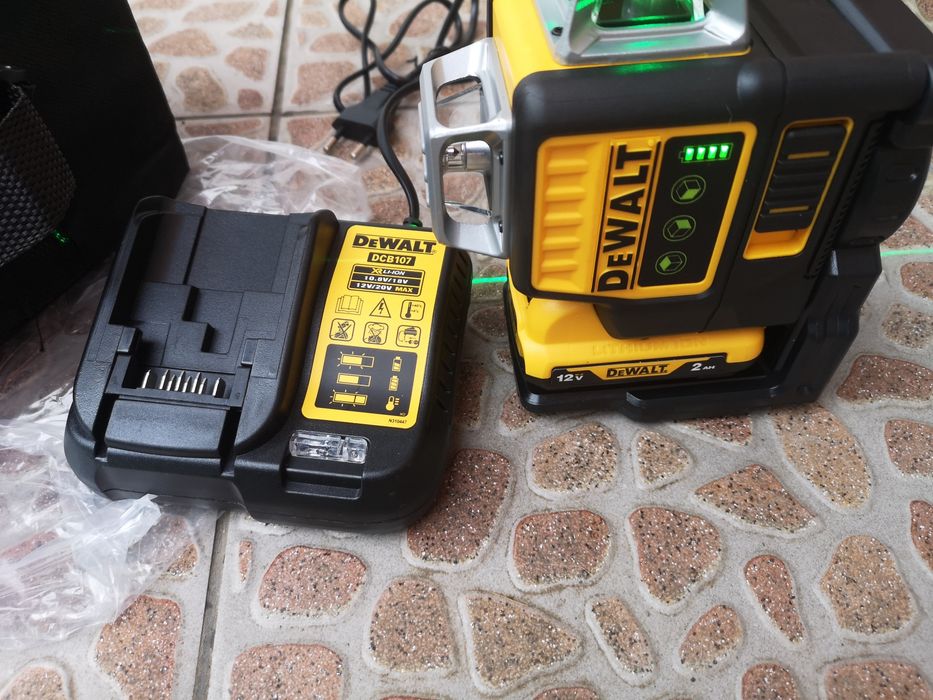 De Walt DCLE34031D1 Лазерен Нивелир Линеен 18V 3лъча зелени