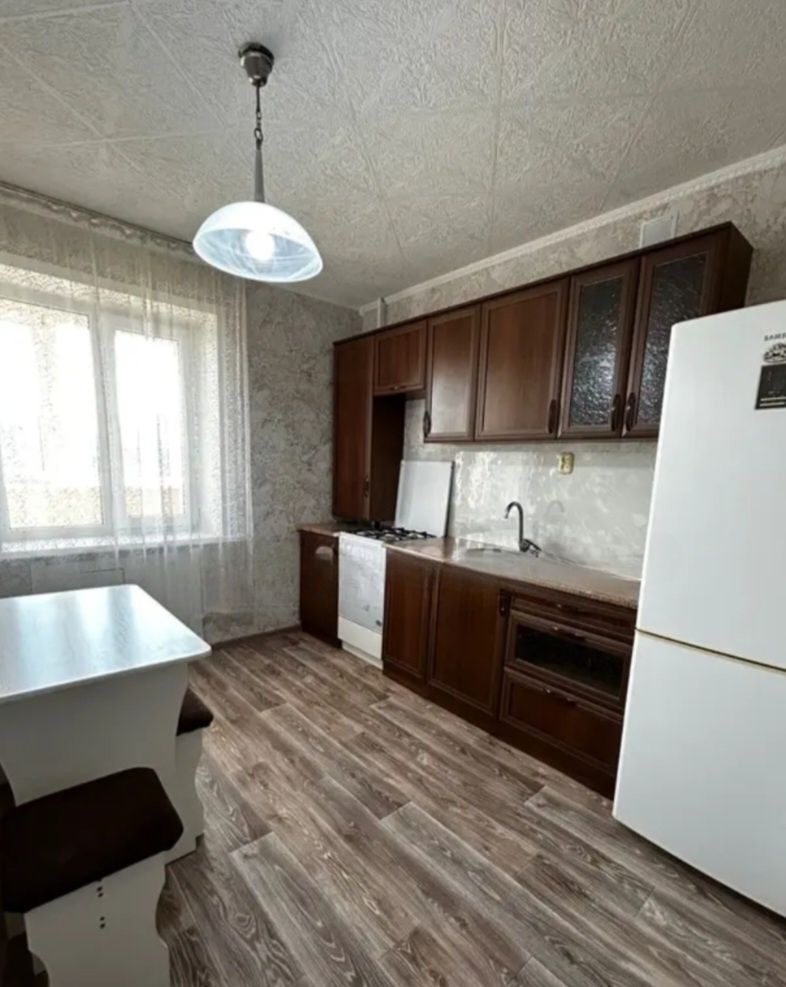 СРОЧНО Сдам 1комн.кв.Центр.с мебелью