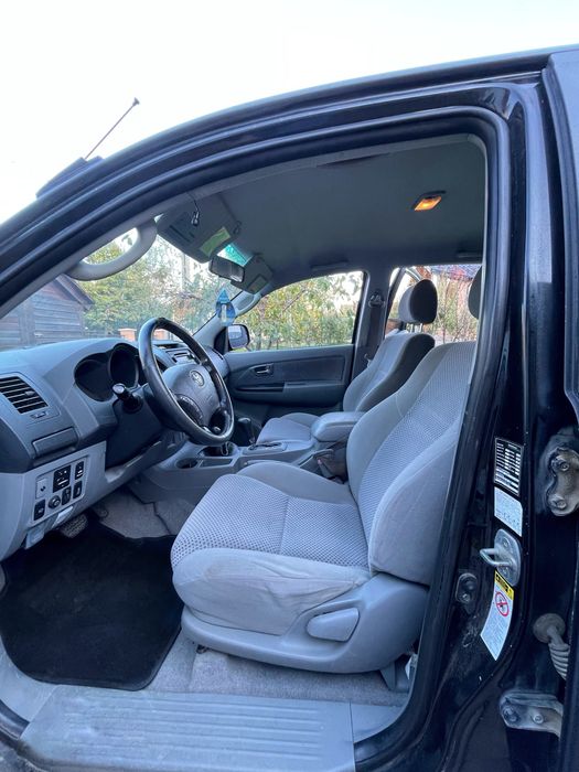 Toyota Hilux 3.0 D-4D Automată