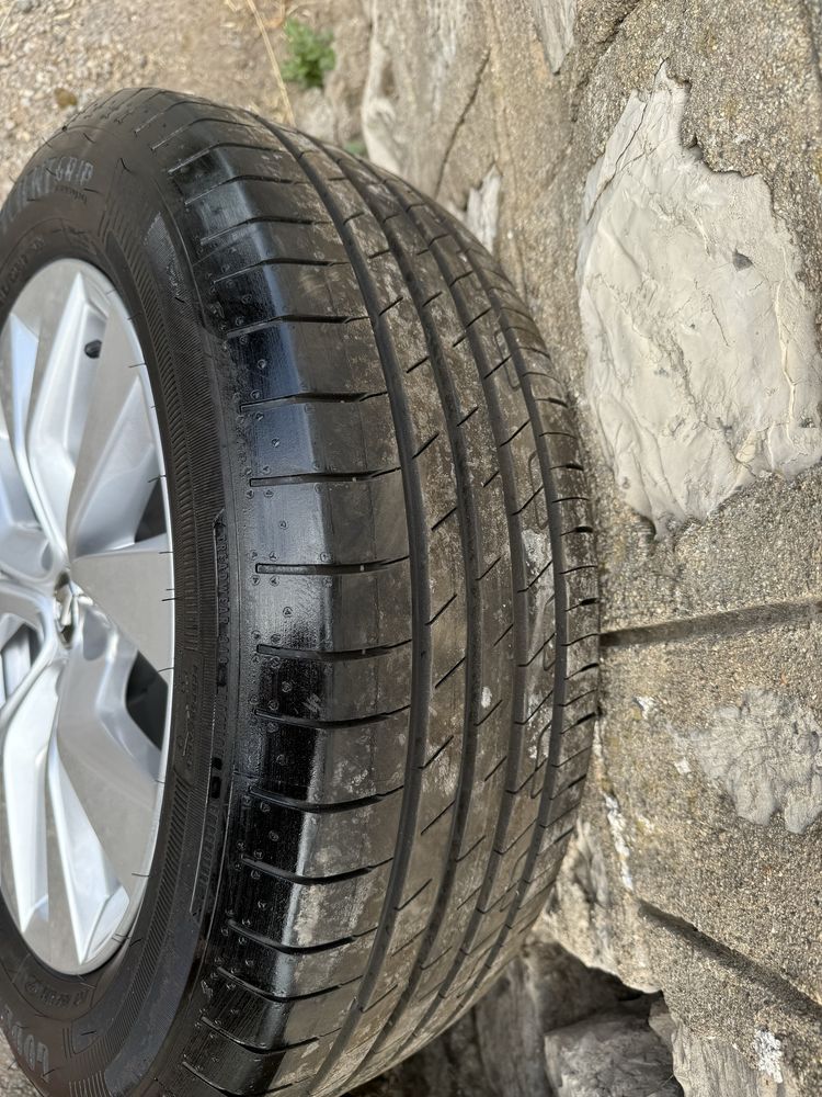 Джанти с летни гуми 215/60/17 за Renault