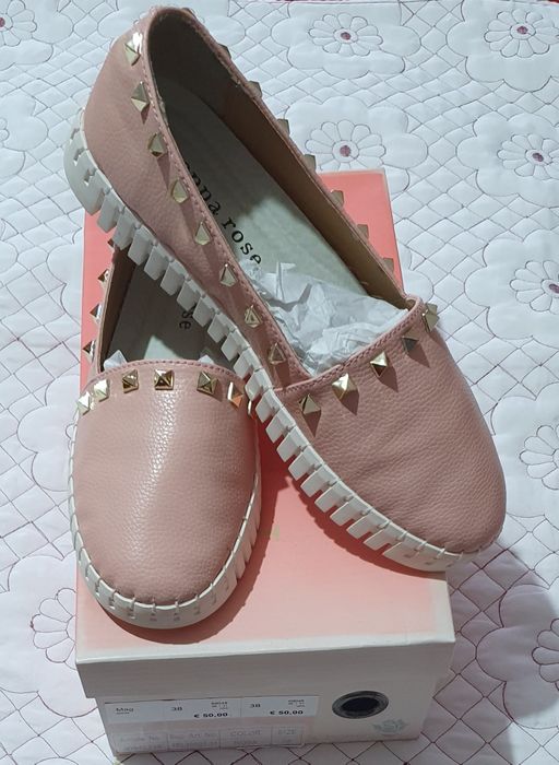 Vând balerini damă mărimea 38.