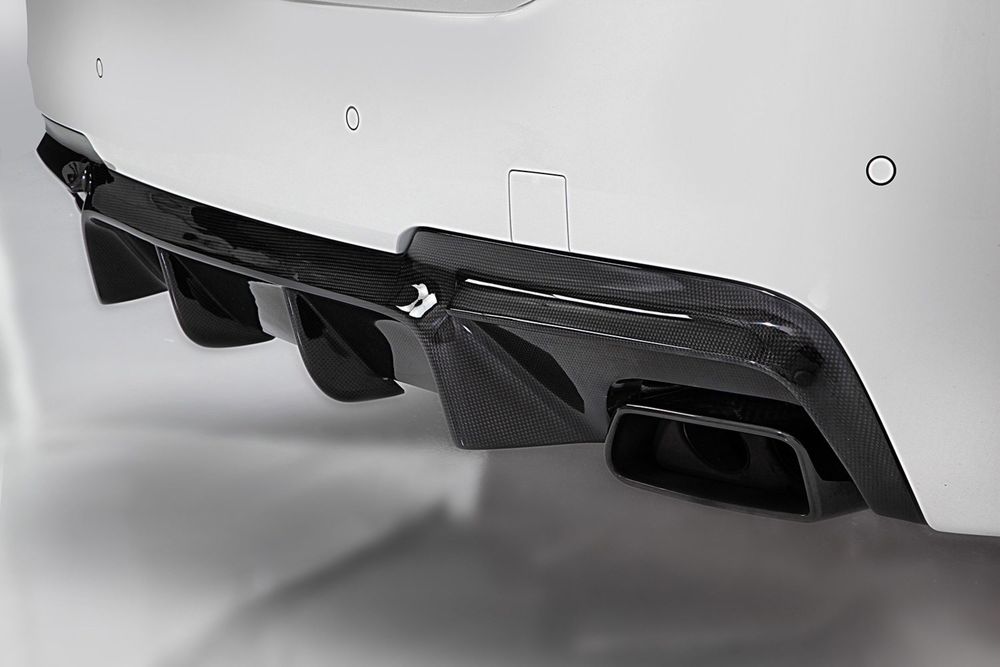 Difuzor Negru Lucios BMW Bara spate F10 F11 Evacuare Vorsteiner