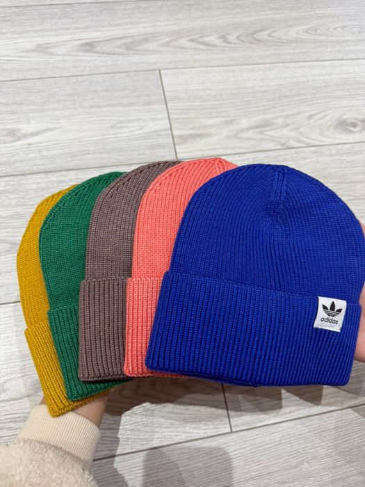 Продам шапки 1200 тг за шт