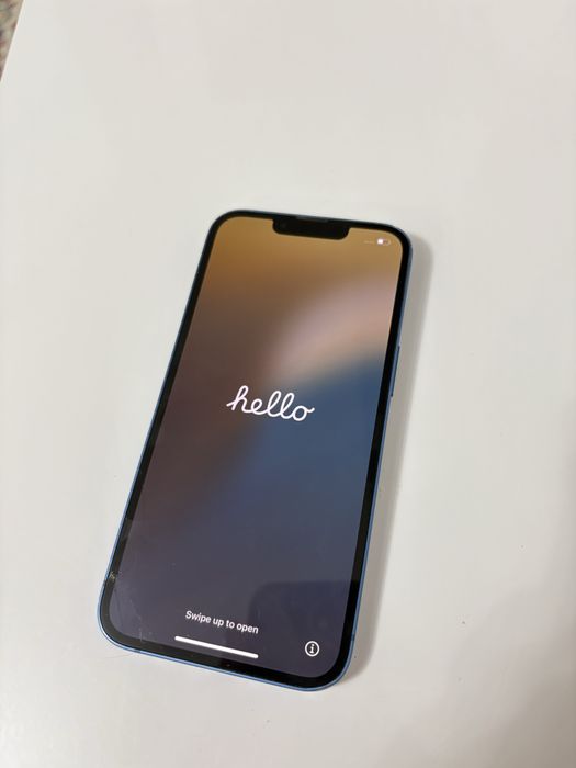 Продам Айфон 13