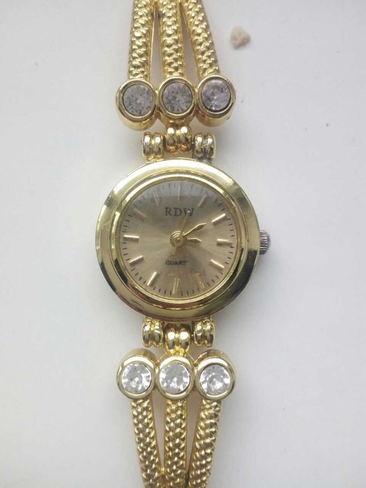 Продаю часы механические Маяк и наручные