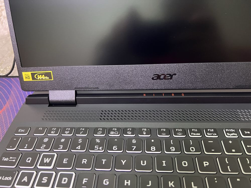 Acer nitro i9 4060rtx