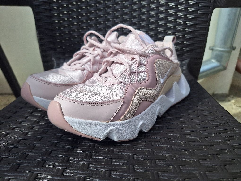 Маратонки  Nike ,