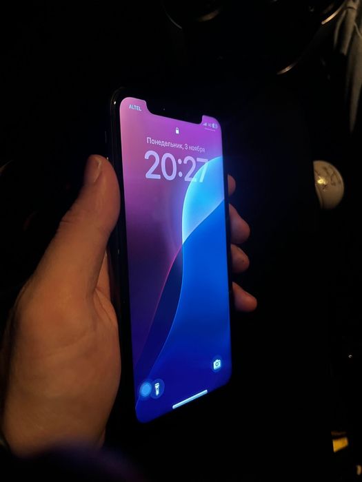 Продам iPhone 11