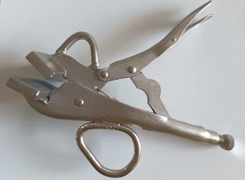 Продам зажим для костоправных работ.