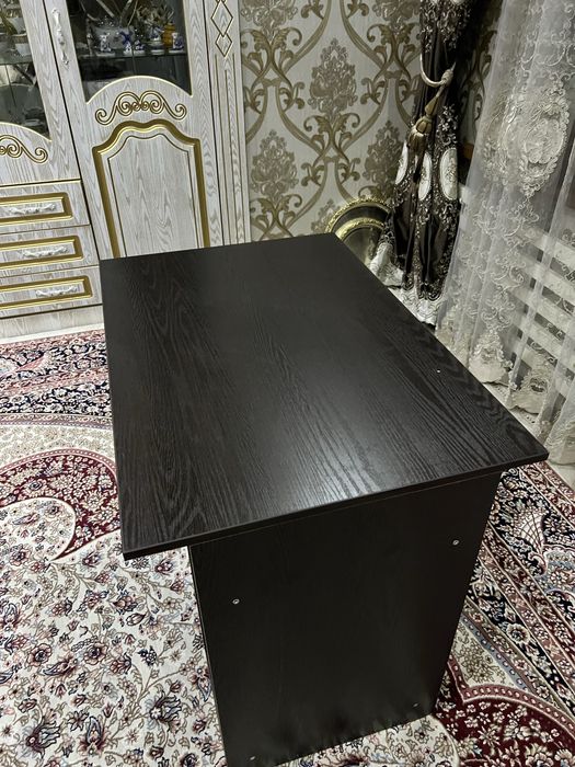 Komputer stol sotiladi