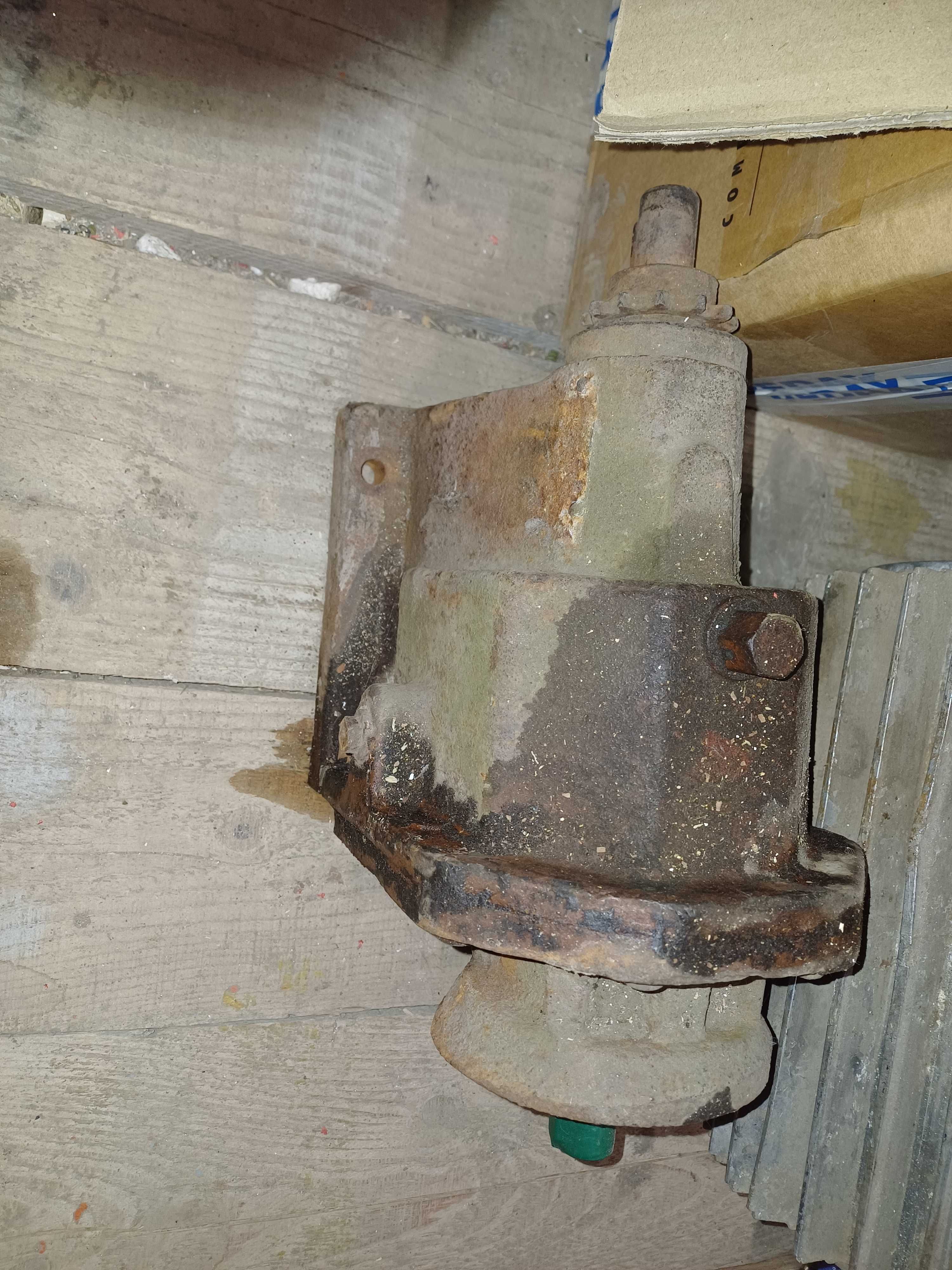 Motor electric cu reductor si reducteo 1 la 10