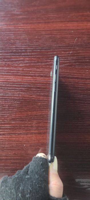 Срочно продаётся iPhone SE