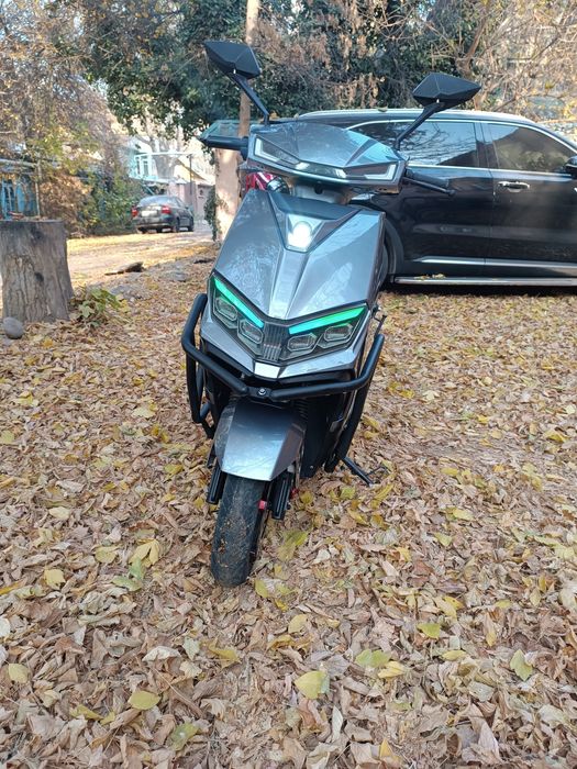 Срочно.Продаю электроскутер sport max в хорошем состоянии.