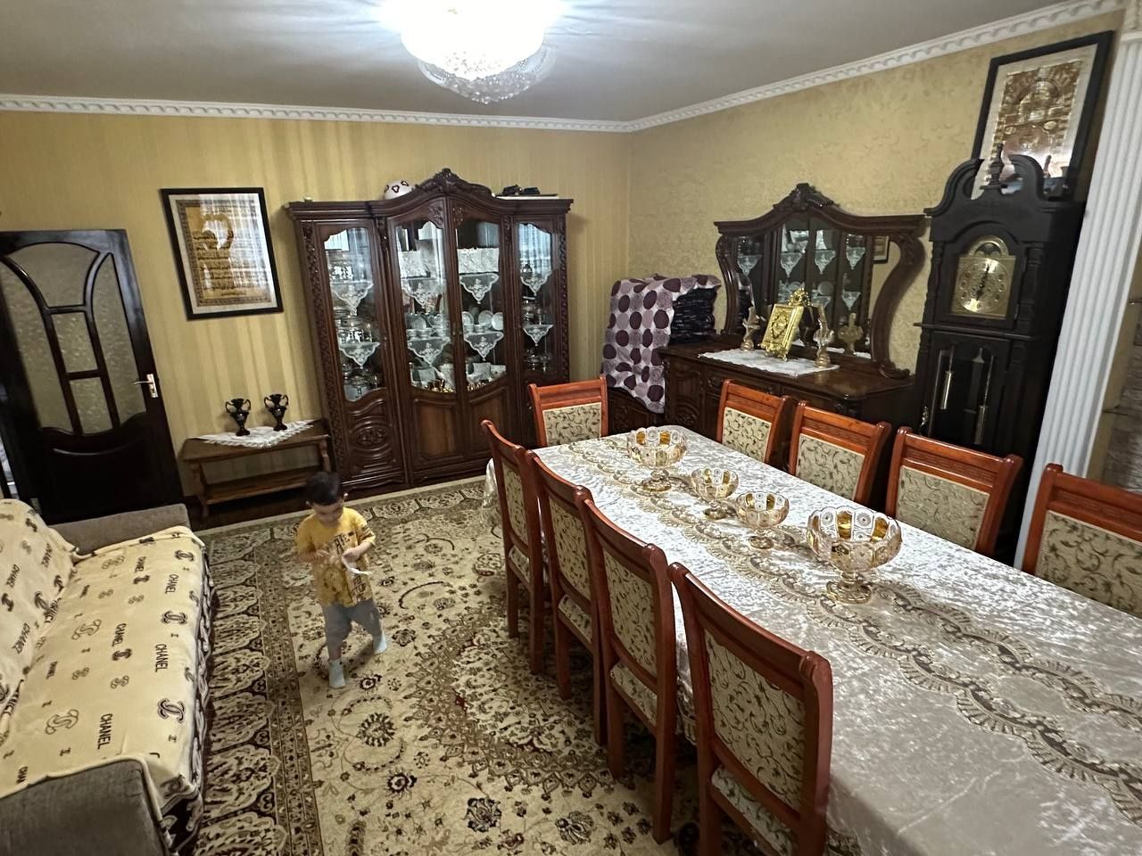 Продаётся 4х комнатная квартира на Юнус-Абад 7