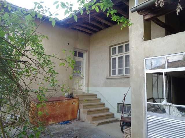 Продава се Къща в Търговище, Център - 180 кв.м за 889 €/кв.м - Снимка #2