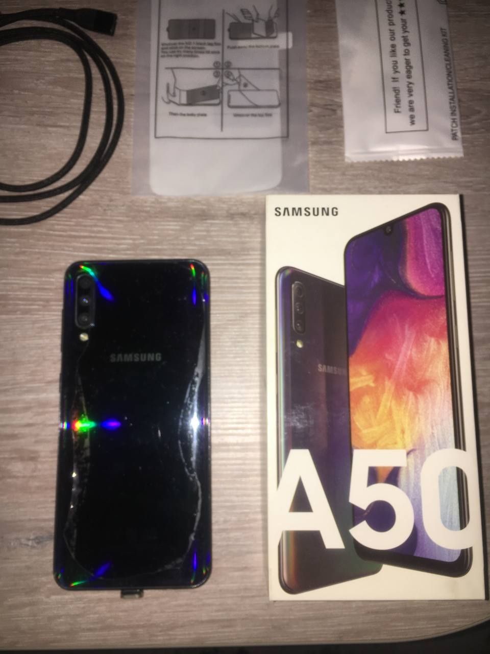 Samsung a50 64 gb + подарок Buds pro