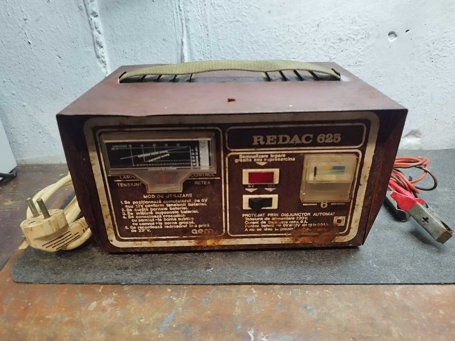 Redresor / incarcator auto 12 Volti Robot pornire cateva modele
