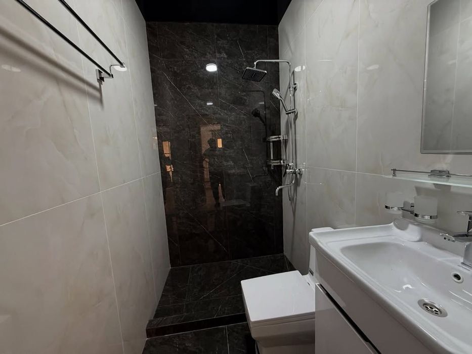 Уч кахрамон постидан 3 км кирганда 6 хонали уй сотилади uch qahramon