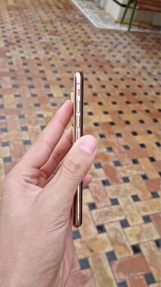 Iphone xs 64gb gold